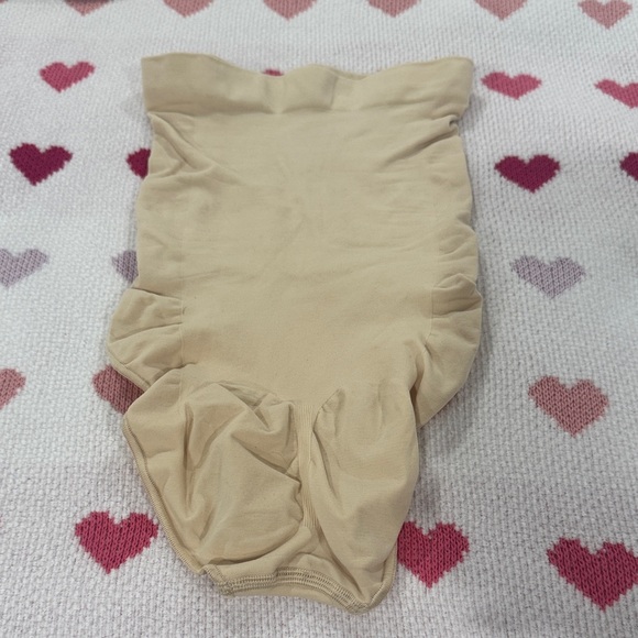 SKIMS Core Sculpt Butt Lifting Brief - Beige - Picture 3 of 6